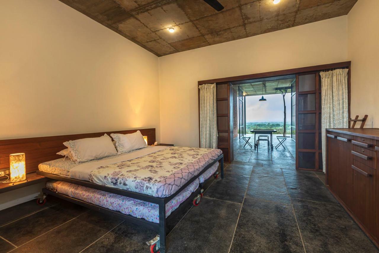 Saffronstays Zen, Igatpuri - Lake-View Villa With Indoor And Outdoor Games Extérieur photo